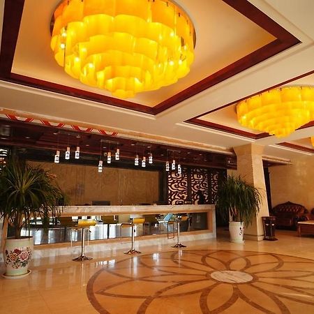 Sunshine Holiday Hotel Liaocheng Екстер'єр фото