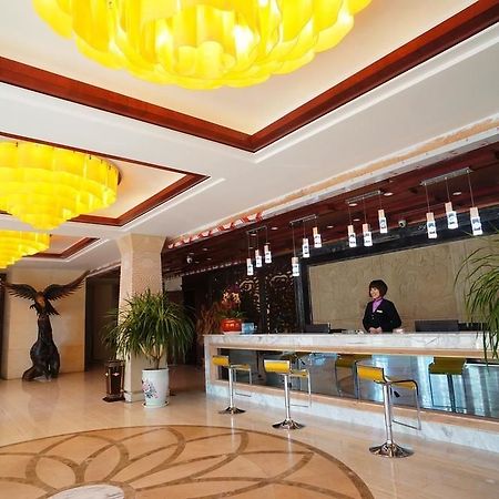 Sunshine Holiday Hotel Liaocheng Екстер'єр фото