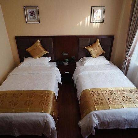 Sunshine Holiday Hotel Liaocheng Екстер'єр фото