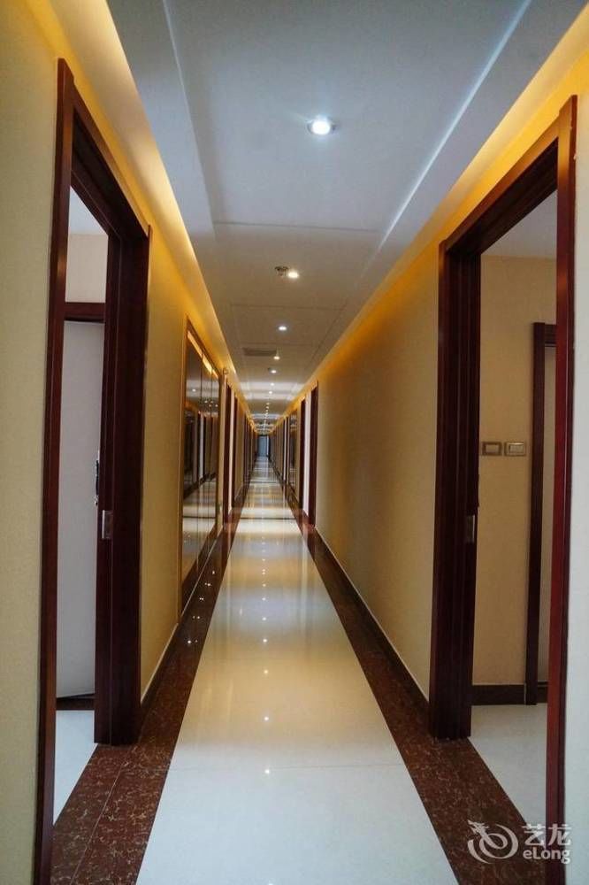 Sunshine Holiday Hotel Liaocheng Екстер'єр фото