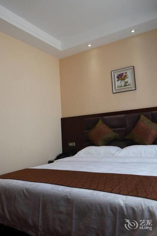 Sunshine Holiday Hotel Liaocheng Екстер'єр фото
